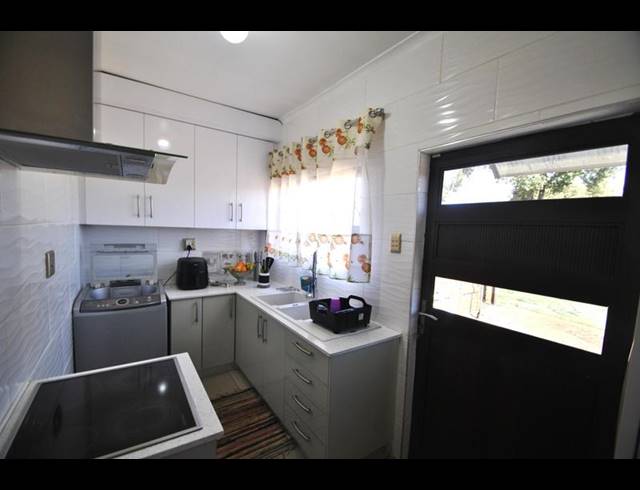 4 BEDROOM HOUSE FOR SALE IN DAWN PARK